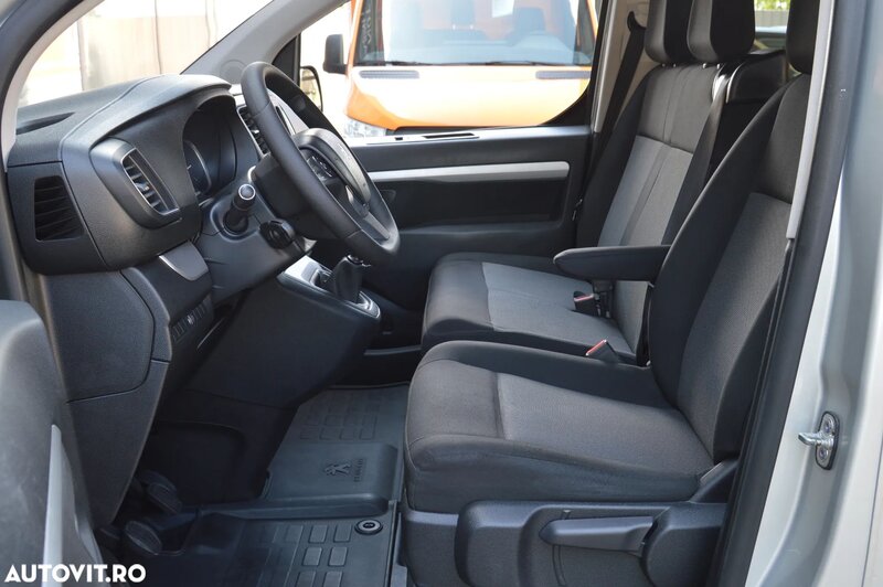 Peugeot TRAVELER